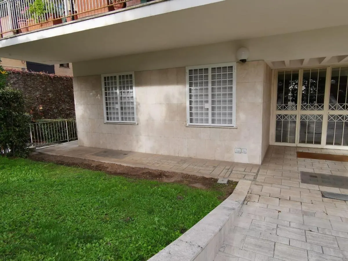 Domus B Corso Francia Apartment Roma