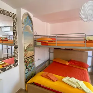 La Casa Di Ida Nel Porto Antico , Genova Italia